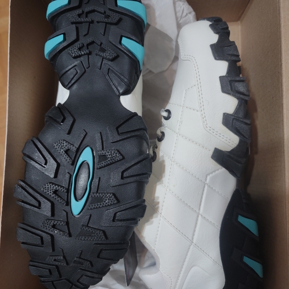 Oakley Hammer - Picture 2 of 4